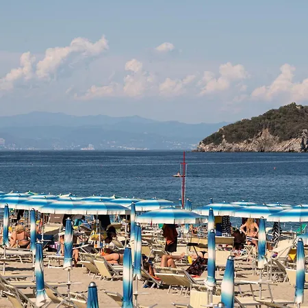 Aurora D'elysium 公寓 *