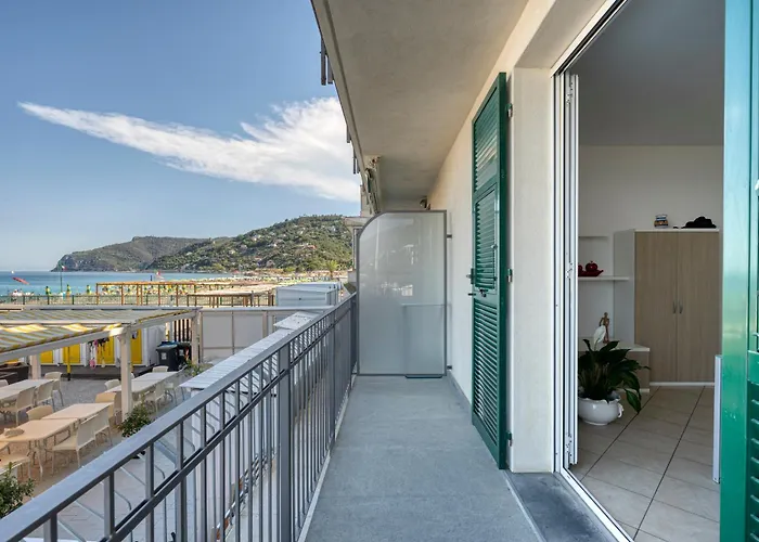 Aurora D'elysium Apartamento Spotorno